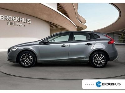 Grijs Gebruikt 2016 Volvo V40 Hatchback | € 16.945 (Eerlijke prijs)