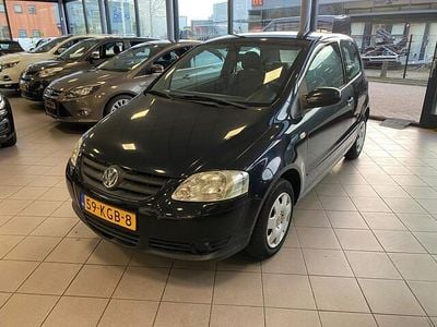 Zwart (metallic) Gebruikt 2009 VW Fox Trendline Hatchback | € 1.499 (Eerlijke prijs)