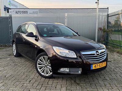 Bruin (metallic) Gebruikt 2012 Opel Insignia Stationwagen | € 3.249 (Eerlijke prijs)