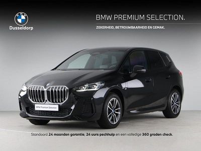 Saphirschwarz metallic (zwart metallic) Gebruikt 2025 BMW 230e Active Tourer Comfort Edition MPV | € 43.950