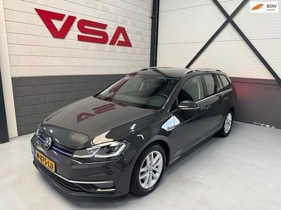 Grijs Gebruikt 2018 VW Golf VII Highline Stationwagen | € 13.790 (Goede deal)