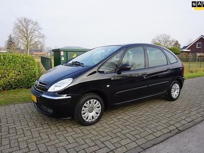 Zwart (metallic) Occasion 2006 Citroën Xsara Picasso Attraction MPV | € 950 (Eerlijke prijs)