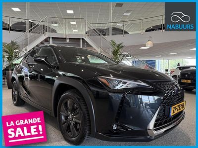 Zwart Gebruikt 2019 Lexus UX Luxury Line SUV | € 28.250 (Eerlijke prijs)