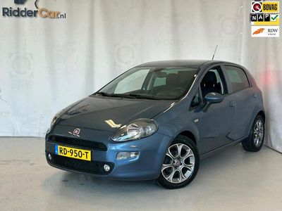 Blauw Gebruikt 2017 Fiat Punto Hatchback | € 7.399 (Iets duurder)
