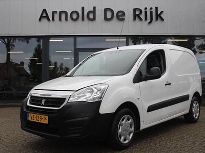 Grijs Occasion 2017 Peugeot Partner S MPV | € 5.000 (Iets duurder)