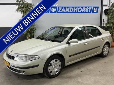 Geel Gebruikt 2004 Renault Laguna II Authentique Hatchback | € 995