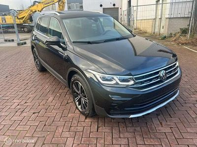 tweedehands VW Tiguan 2.0 tdi 150 pk automaat panorama EX BPM!