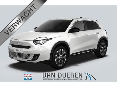 Wit (metallic) Gebruikt 2025 Fiat 600 La Prima SUV | € 26.950 (Goede deal)
