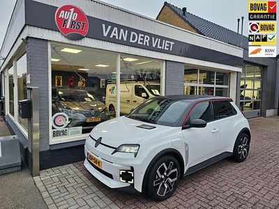 Nieuw Renault R5 Komfort 110 kW (150 PK) 2026 Wit Hatchback