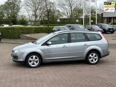 tweedehands Ford Focus Wagon 1.6-16V Ghia Automaat,bj.2005,kleur: grijs,c