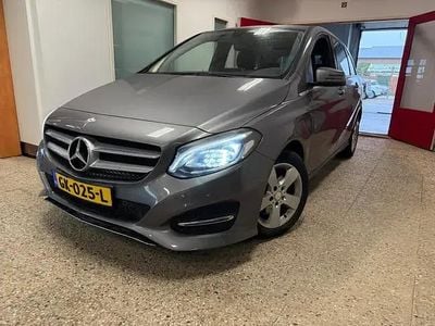 Grijs Occasion 2015 Mercedes B180 Ambition MPV | € 15.999 (Eerlijke prijs)
