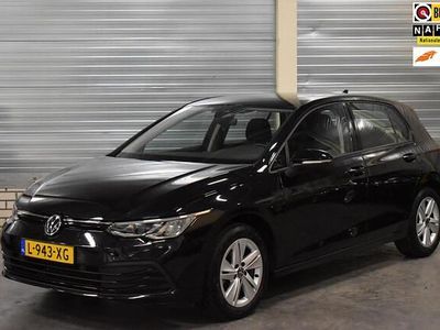 Zwart Occasion 2021 VW Golf VIII Life Hatchback | € 15.950 (Eerlijke prijs)