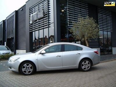 Grijs Gebruikt 2009 Opel Insignia Cosmo Hatchback | € 1.150 (Super prijs)