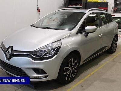 Grijs Occasion 2020 Renault Clio GrandTour LIMITED Stationwagen | € 12.650 (Iets duurder)