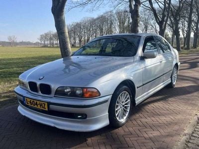 BMW 523