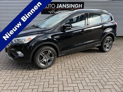 Zwart (metallic) Occasion 2017 Ford Kuga Trend SUV | € 12.745 (Eerlijke prijs)