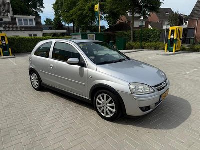 Grijs Gebruikt 2006 Opel Corsa Hatchback | € 1.195 (Duur)