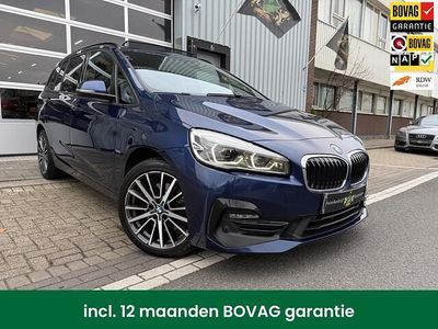 Blauw (metallic) Occasion 2018 BMW 220 Executive Stationwagen | € 22.950 (Duur)