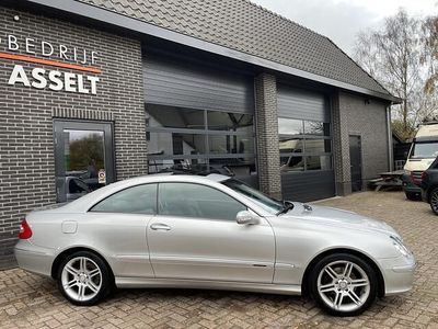 Zilver (metallic) Gebruikt 2003 Mercedes 320 Elegance Coupé | € 9.900
