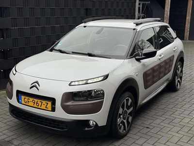Wit (metallic) Gebruikt 2015 Citroën C4 Business Class SUV | € 5.950 (Eerlijke prijs)