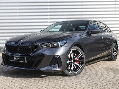 Grijs Nieuw 2025 BMW i5 Comfort Edition Sedan | € 89.567 (Iets duurder)