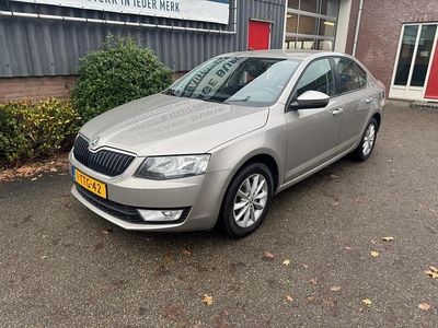 Beige (metallic) Occasion 2014 Skoda Octavia Business Line Hatchback | € 12.495 (Duur)