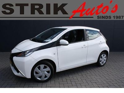 Occasion Toyota Aygo X-play 69 PK (50 kW) 2014 Wit Hatchback