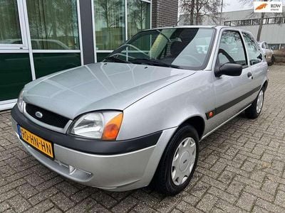 Grijs Gebruikt 2001 Ford Fiesta Hatchback | € 1.250 (Eerlijke prijs)
