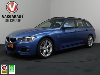 Blauw (metallic) Occasion 2016 BMW 318 M Sport Stationwagen | € 15.950 (Eerlijke prijs)