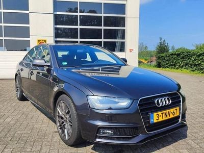 Grijs (metallic) Occasion 2014 Audi A4 Sedan | € 14.900 (Eerlijke prijs)