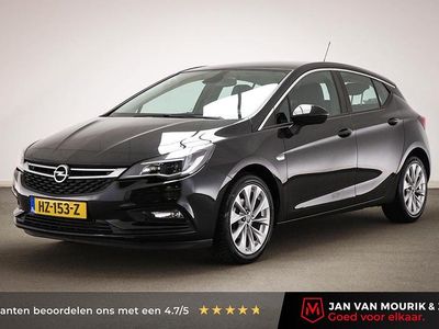 Zwart Gebruikt 2016 Opel Astra Edition Hatchback | € 10.745 (Eerlijke prijs)
