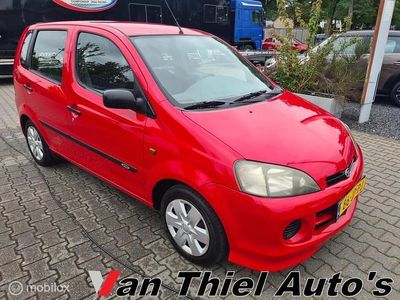 Rood Occasion 2002 Daihatsu Young Rv MPV | € 1.450