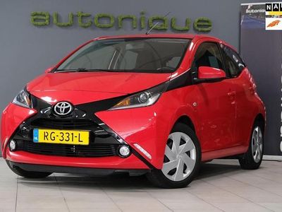 Occasion Toyota Aygo X-play 69 PK (50 kW) 2017 Rood Hatchback