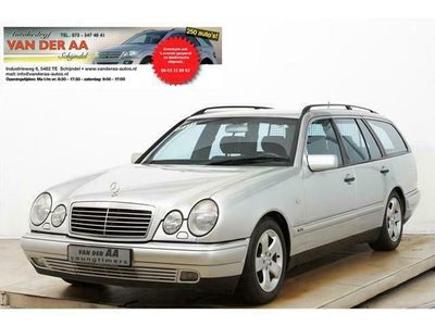 tweedehands Mercedes E220 E-KLASSECDI Avantgarde Stationcar Youngtimer Bovag bedrijf