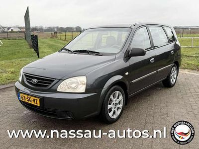 Grijs (metallic) Occasion 2006 Kia Carens MPV | € 1.999