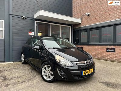 Zwart Occasion 2013 Opel Corsa Cosmo Hatchback | € 6.999 (Iets duurder)