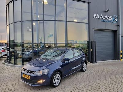 Blauw (metallic) Gebruikt 2014 VW Polo Edition Hatchback | € 7.250 (Eerlijke prijs)