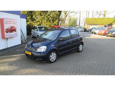 Blauw (metallic) Occasion 2005 Toyota Yaris Hatchback | € 2.295 (Eerlijke prijs)