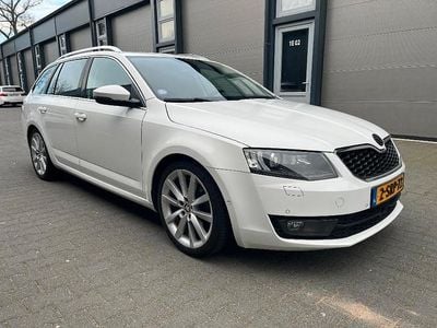 Occasion 2013 Skoda Octavia Stationwagen | € 6.999 (Iets duurder)