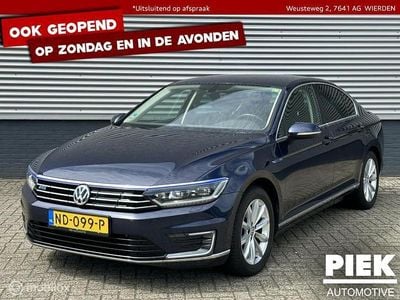 Blauw Occasion 2016 VW Passat Highline Sedan | € 9.999 (Eerlijke prijs)