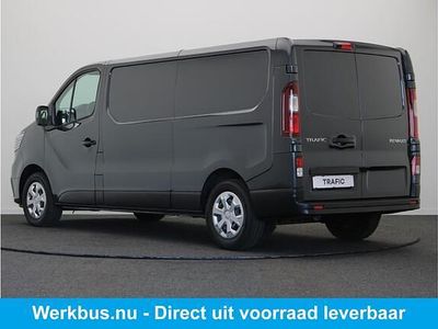 Grijs Gebruikt 2024 Renault Trafic MPV | € 28.487 (Goede deal)