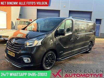 Zwart (metallic) Occasion 2017 Renault Trafic MPV | € 14.899