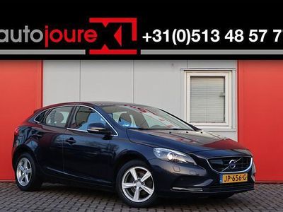Blauw Occasion 2016 Volvo V40 Hatchback | € 4.400