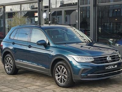 Blauw Occasion 2021 VW Tiguan Life SUV | € 25.980 (Super prijs)