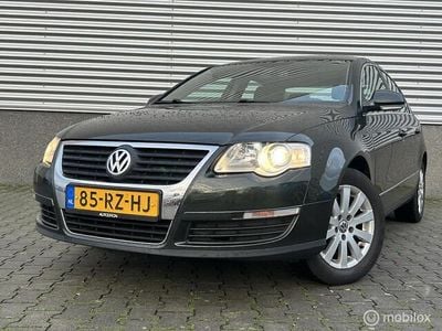 Groen Gebruikt 2005 VW Passat Comfortline Sedan | € 4.299 (Iets duurder)