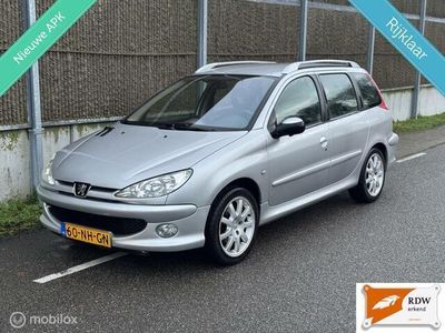 Grijs Gebruikt 2003 Peugeot 206 Quiksilver Stationwagen | € 2.450 (Iets duurder)