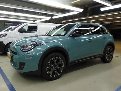 Blauw Gebruikt 2025 Fiat 600 La Prima SUV | € 27.900 (Goede deal)