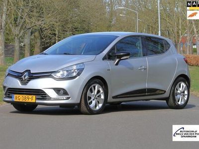 Zilver Occasion 2017 Renault Clio IV LIMITED Hatchback | € 8.450 (Eerlijke prijs)