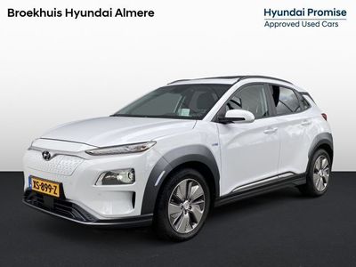 tweedehands Hyundai Kona EV Premium Sky 64kWh 204pk | Schuifdak | Leder | Stoelventilatie | Head-up display | Camera | Adaptive cruise control