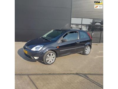 Zwart Gebruikt 2004 Ford Fiesta Futura Hatchback | € 899 (Eerlijke prijs)